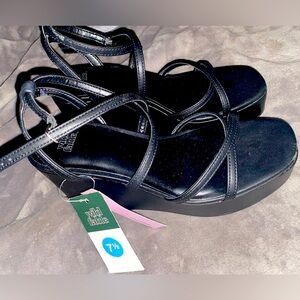 New w/Tag- Wild Fable- Black Strappy Platform  Wedges size 7 1/2 Womens